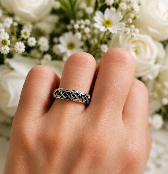Women's Sterling Silver Irish Heart Wedding Band, 3160